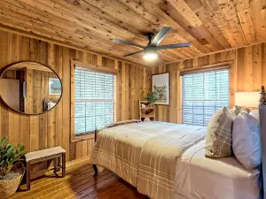 Glamping in this Amazing Waterfront A-Frame with Outdoor Kitchen and Fire-Pit near Helen, GA