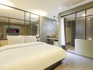 Hertz Hotel by onyu stay