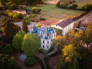 Hôtel la Métairie & Piscine