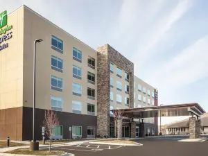 Holiday Inn Express & Suites HUDSON I-94 by IHG