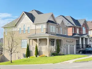 Relaxing 4-Bedroom Retreat in Bowmanville, Clarington