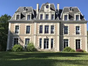 Château des Essards Avec Piscine et Jacuzzi