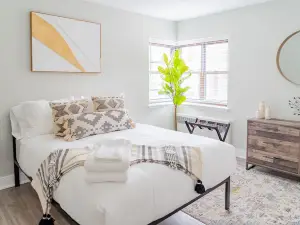 Modern Aesthetic 2Br in Evanston Near the Beach