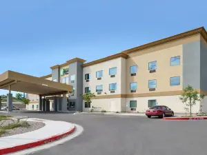 Holiday Inn Express & Suites GLOBE by IHG