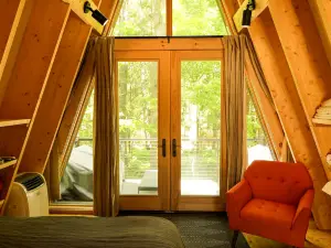 Lovely A-Frame with a Little Private Deck in Freeport, Maine