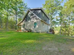 Lake Access & Dock: Remote Mio-area Cottage