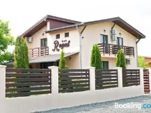 Pensiunea Regal