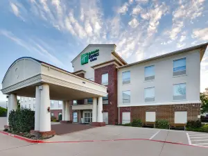 Holiday Inn Express & Suites CLEBURNE by IHG