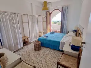 [SEA VIEW] On three floors with garden