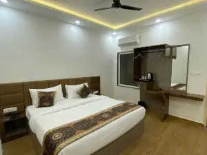 Gulmohar Plaza By Auroville
