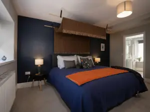 Morland   Contemporary Lakeland Home by LetMeStay