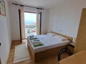 Lora Apartments