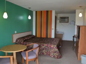 Edgetowner Motel