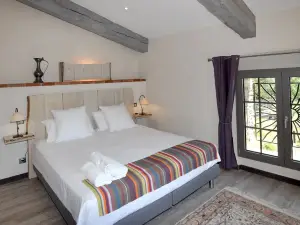 Le Mas des Colombes Chambres d'hôtes B&B & Spa