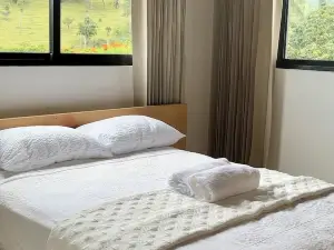 6 BR / 7 BA campo retreat with private swimming pool in Campo Verde Sajoma, DR.