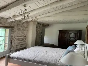 Hillside Haven in Courniou