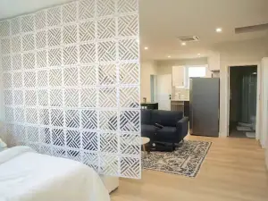 Charming Guest Suite for Two