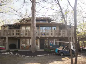 Windmill Cottage at Abbey Springs Near Lake & Shops!