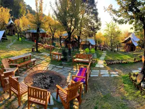 Camp Oak View
