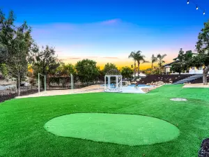 The Grand Vista Getaway