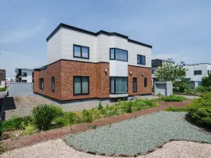 BIG HOUSE