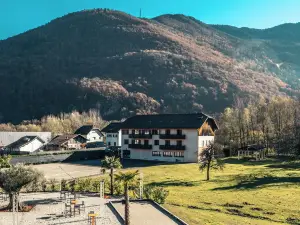 Hotel Base Camp Lodge - Albertville