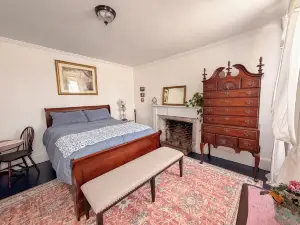 Lilac Inn Waddington
