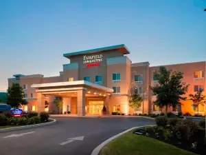 페어필드 인 & 스위트 헌팅던 루트 22 / 레이스타운 레이크