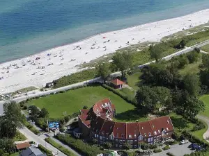 Terrassenfewo Ostseeglück Directly on the Beach with Sea View, Pool, Beach k.. Wifi