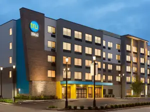 Tru by Hilton St. Charles St. Louis