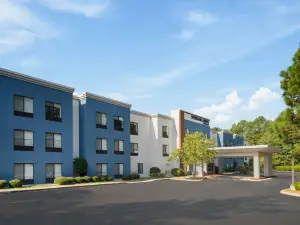 派恩赫斯特及南派恩斯SpringHill Suites酒店