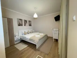 Airport Apartments Alexandra - Auto Park