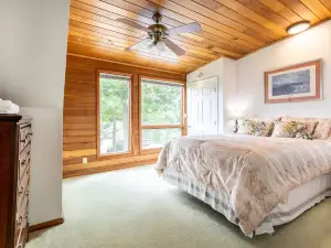 Waterfront Home with Pool and Pier - Charming Relaxing Retreat