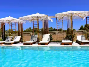 Salt Boutique Hotel