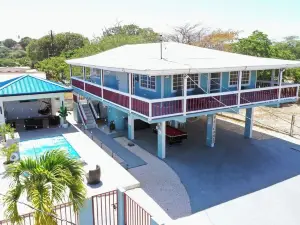 Steps to Playa Santa House with Pool, BBQ & Pool Table