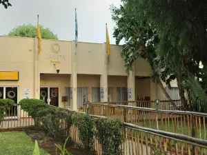 Cresta Botsalo Hotel