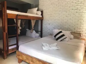 Bajo Sunset Hostel