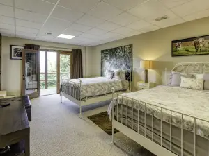 Breathtaking Blue Ridge Mountain Views and Sunset, Sleeps 8!