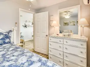 Oceanfront, Pristine 1br 1 Ba Condo, Relax And Rejuvenate By The Sea.