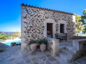 Pyrgos Petropoulaki