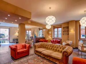 La Grotta Hotel