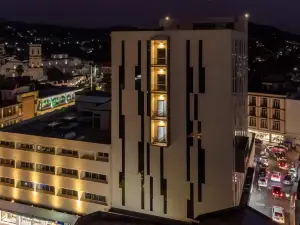 Hoteles Piedra Alta by de Los Perez