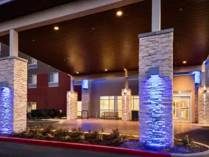Holiday Inn Express & Suites BEND SOUTH by IHG