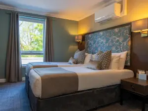 Nevis Bank Inn