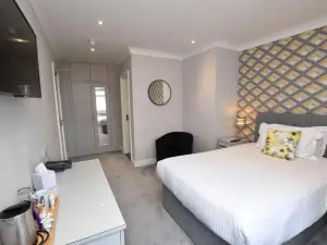 Kingsway Hotel.