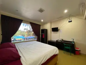 Mahanaim Hotel
