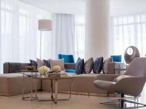 The Lodge Suites