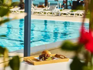 地中海飯店及會議中心