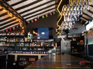 Club Aviva Guatavita - Hostel - Restaurante, Disco & Bar