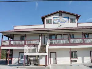 Whitney Portal Hotel and Hostel